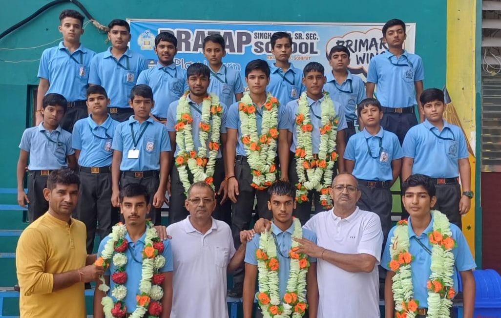 Welcoming the winning players