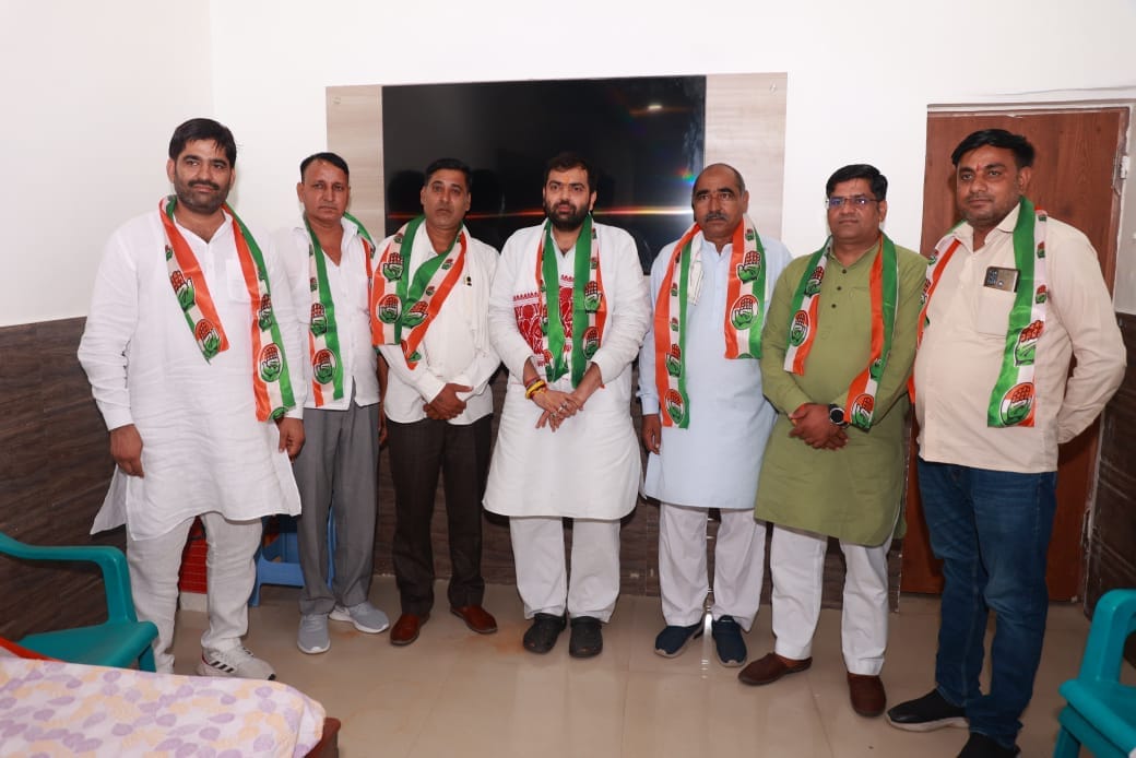 7 Sarpanches held Chiranjeev Rao's hand
