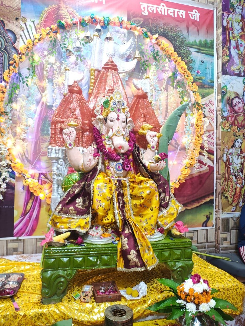 Devotees are colored in the colors of Ganpati festival