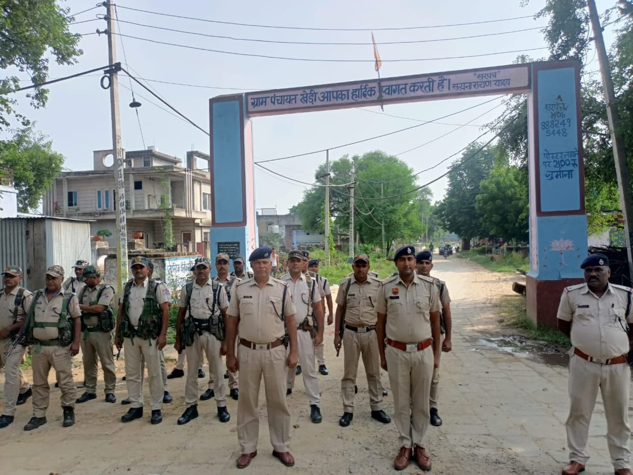 Police and CAPF took out flag march in Ateli area