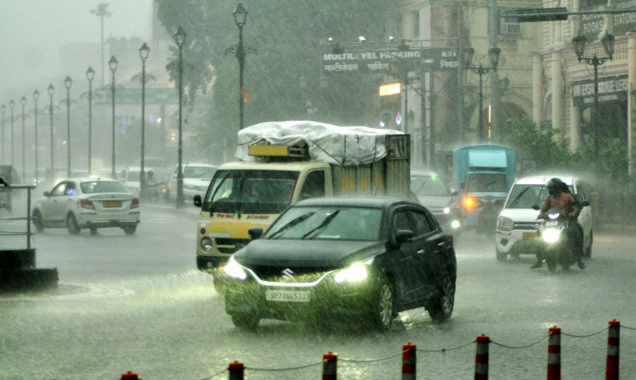 32 died due to rain in UP: Four times more rain than normal in Lucknow, no relief expected for three days