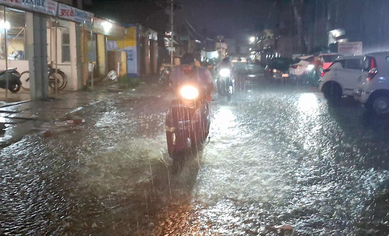 Heavy rain accompanied by strong wind