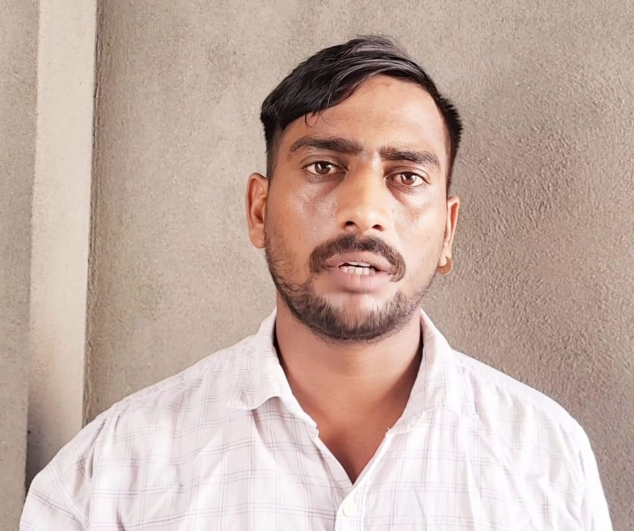 Leader accused of extorting money arrested
