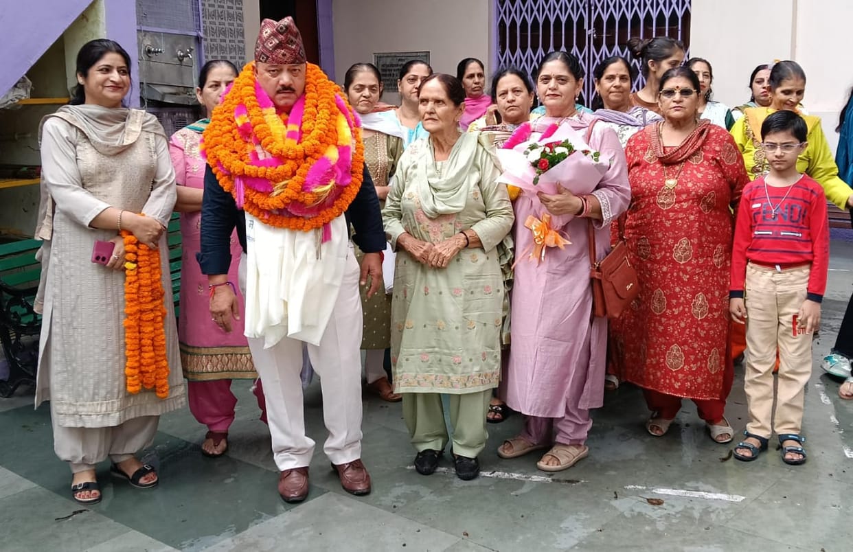 Jiteshwar honored with Gaurav Ratna Award grand welcome in Chamba