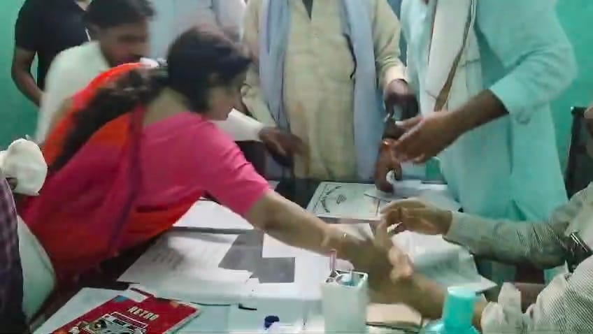 MLA snatches nomination form in front of SDM, video goes viral