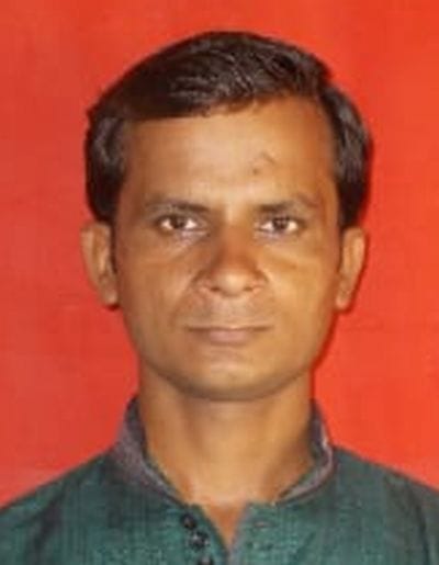 E-rickshaw overturns after going out of control, driver dies