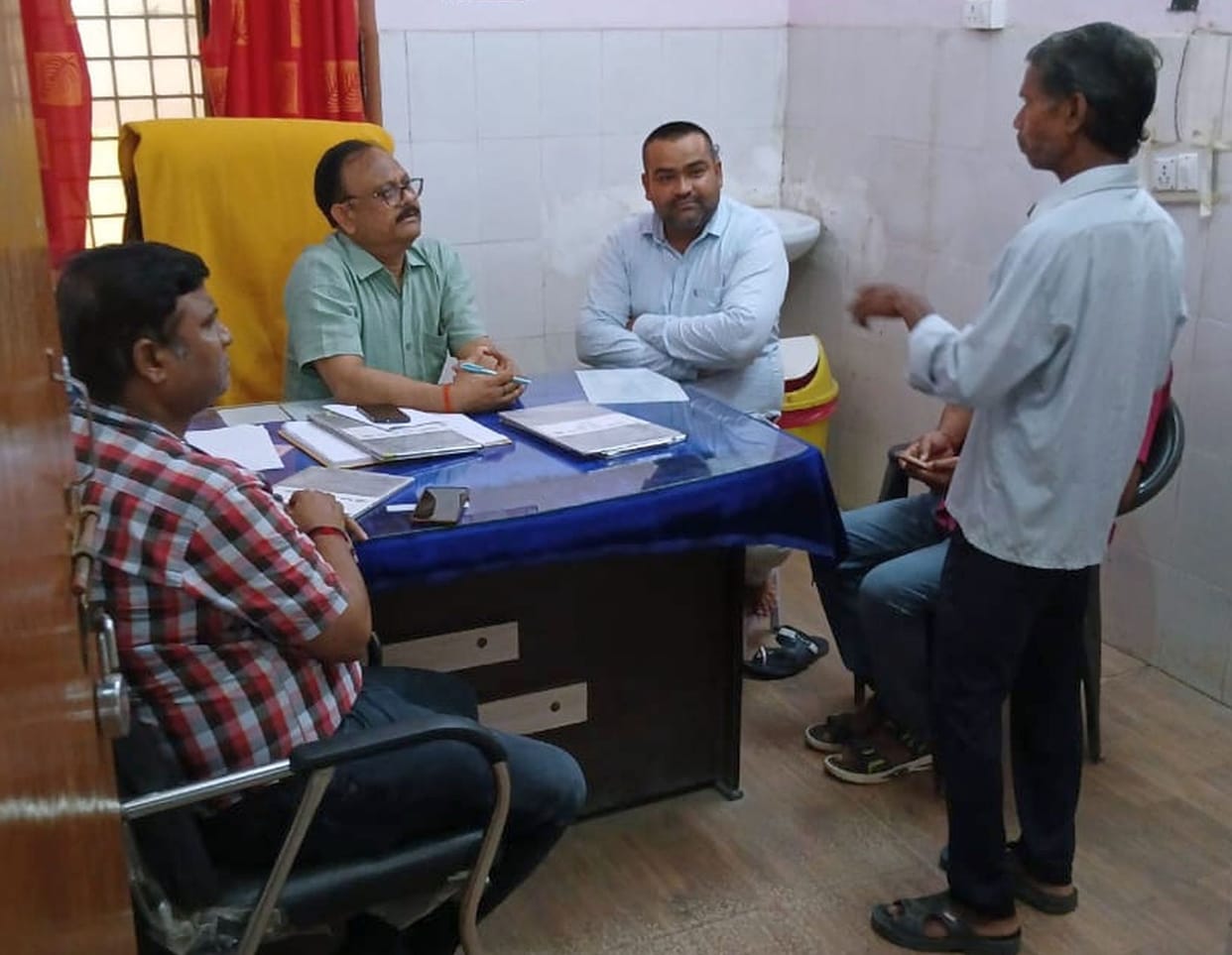 Two doctors and ANM absent, answer sought by banning honorarium