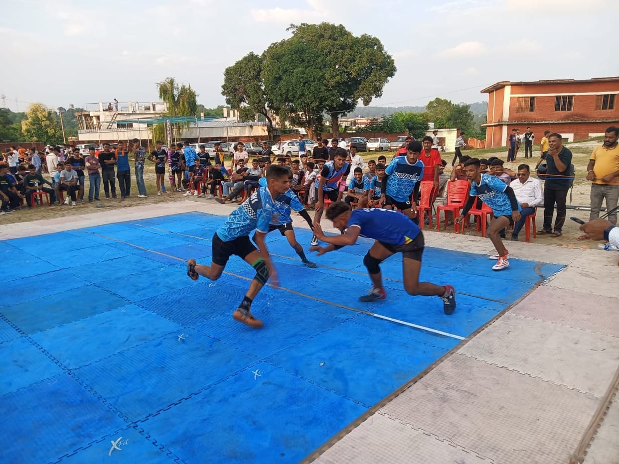 Jhagadiani defeated Bijhari in volleyball competition
