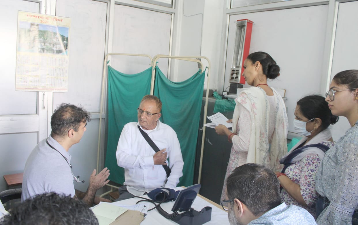 Health checkup of 250 patients, free echo test done