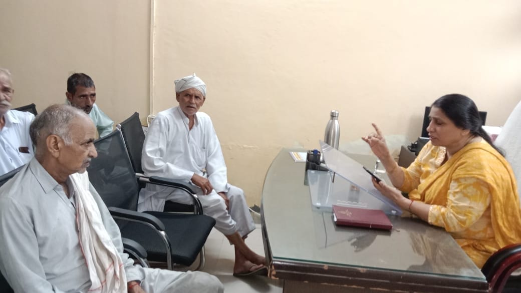Citizens troubled by the supply of contaminated water expressed their anger, got assurance of solution