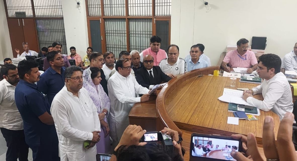 Congress candidate Surendra Pawar filed his nomination in ED custody