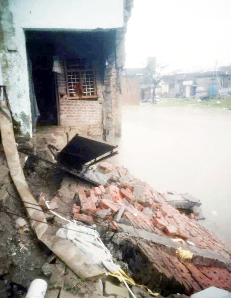 Prime Minister's residence collapsed due to road collapse, family saved safely