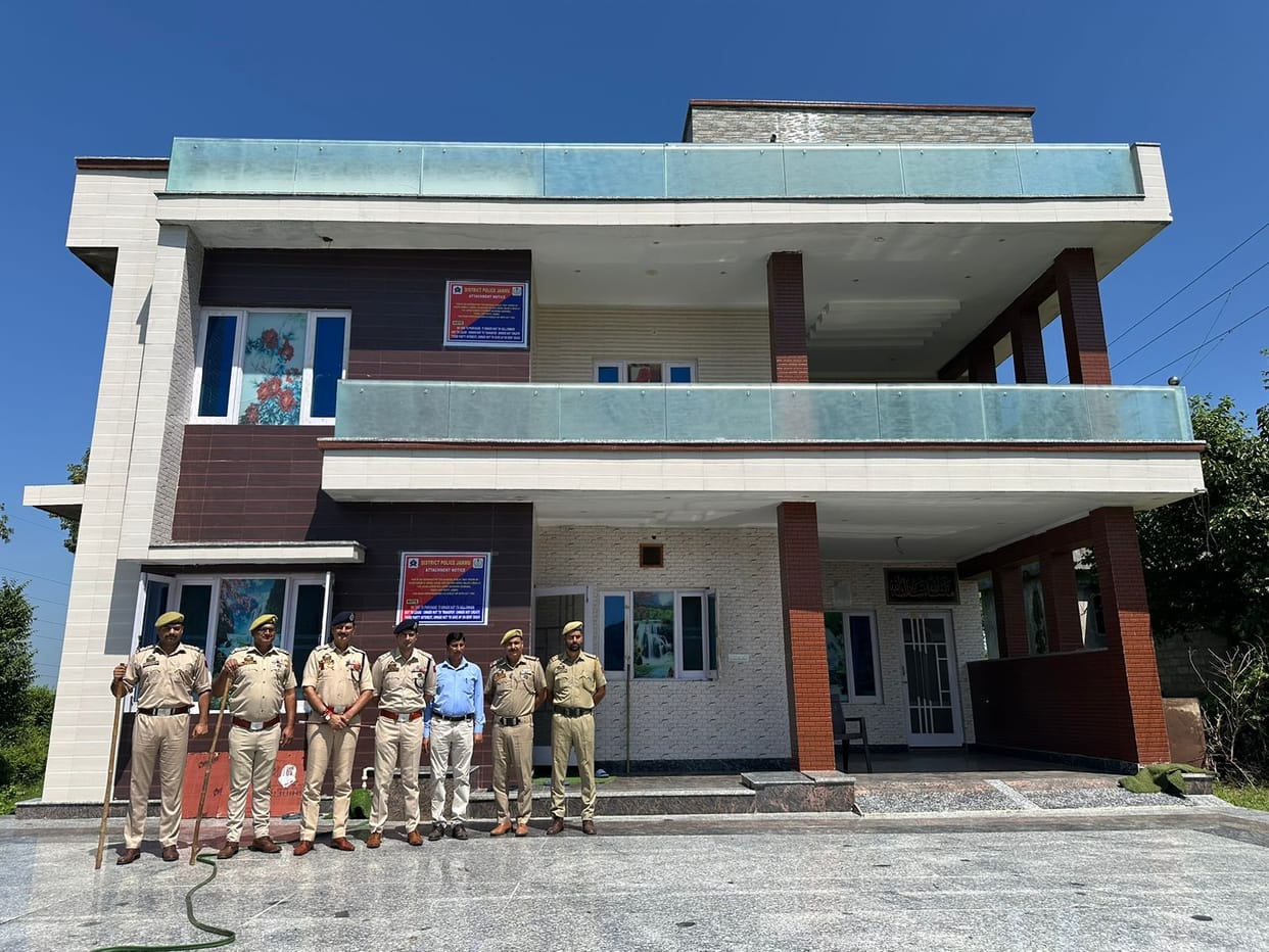 Police Impound Two House of Drug Smugglers