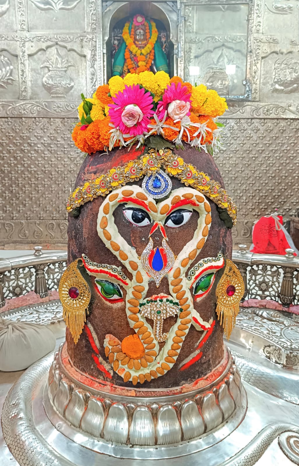 Mahakal is such a unique temple where Baba Mahakal is dressed in the form of Shri Ganesha