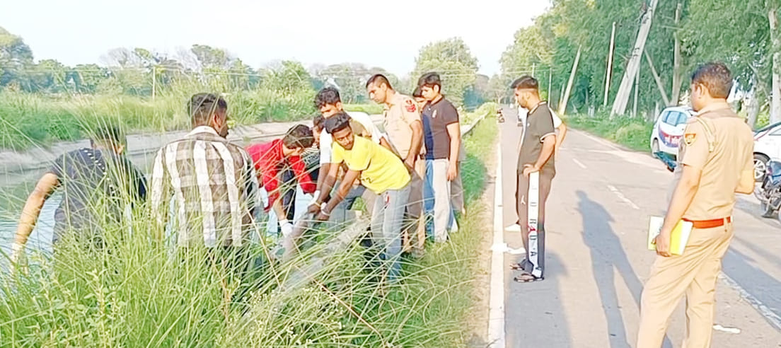 Dead body found in canal, hands, legs and neck tied, along with injury marks