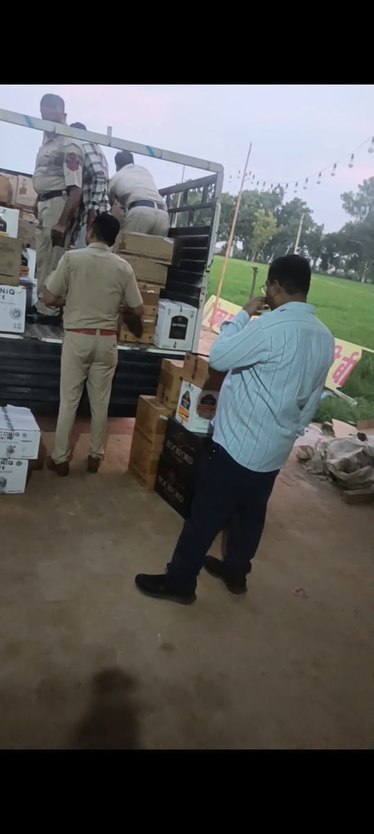 1212 bottles of English liquor recovered from pickup, youth arrested
