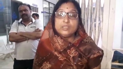 Damoh News : पर्युषण पर्व पर मंदिर जा रही महिला के गले से दो तोला सोने की चेन झपट कर भागे बाइक सवार, केस दर्ज