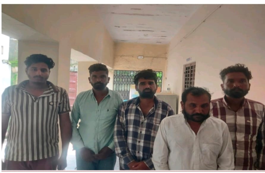 Sirohi News: 81.7 kg poppy husk seized in Pindwara, five smugglers arrested