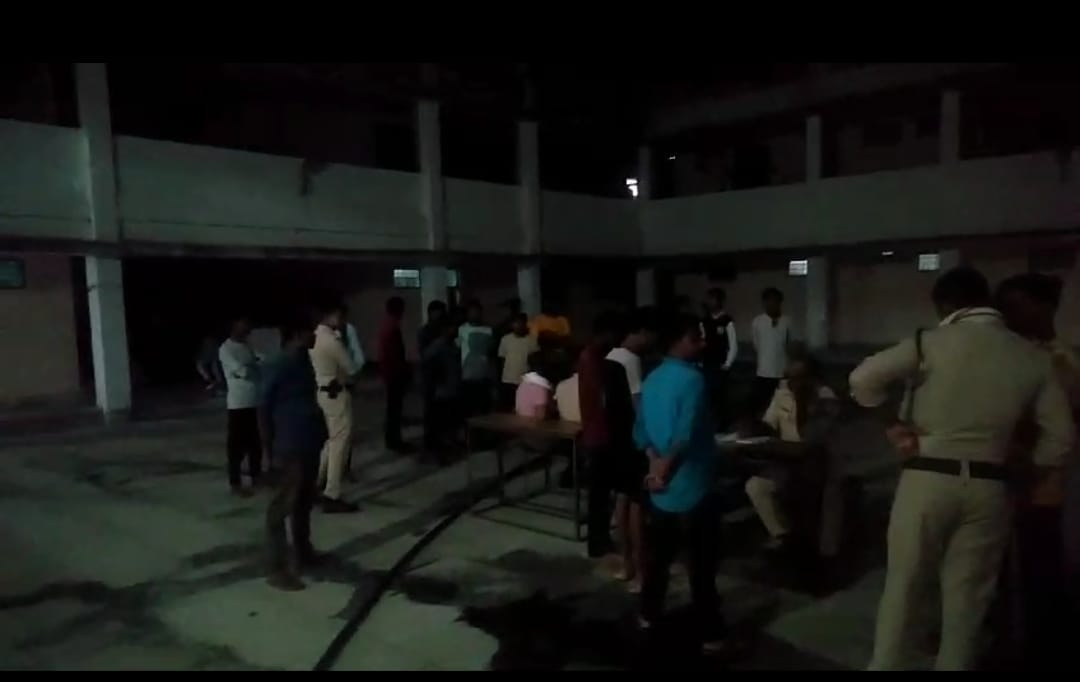 Shahdol News Drunk students fought among themselves in hostel police pacified the matter