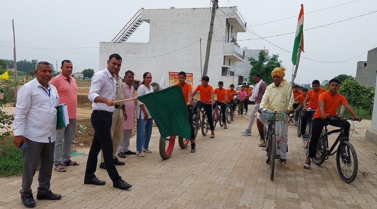 Cycle rally taken out to strengthen democracy