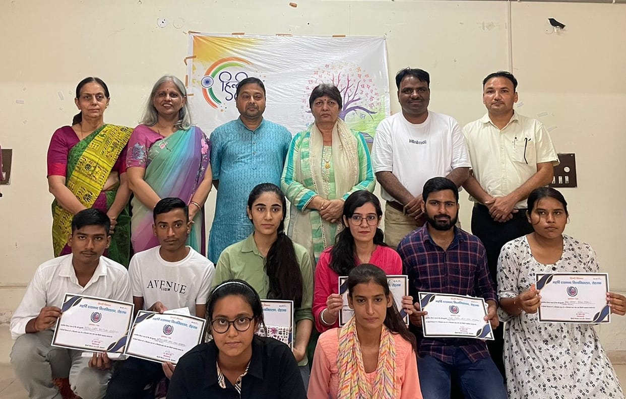 Hindi should be given importance from the heart: Dr. Aruna