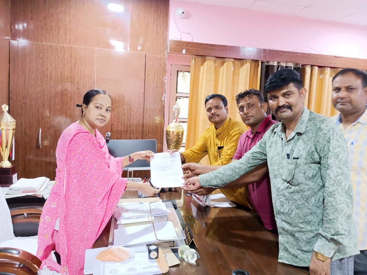 Instructors opened front demanding regularization