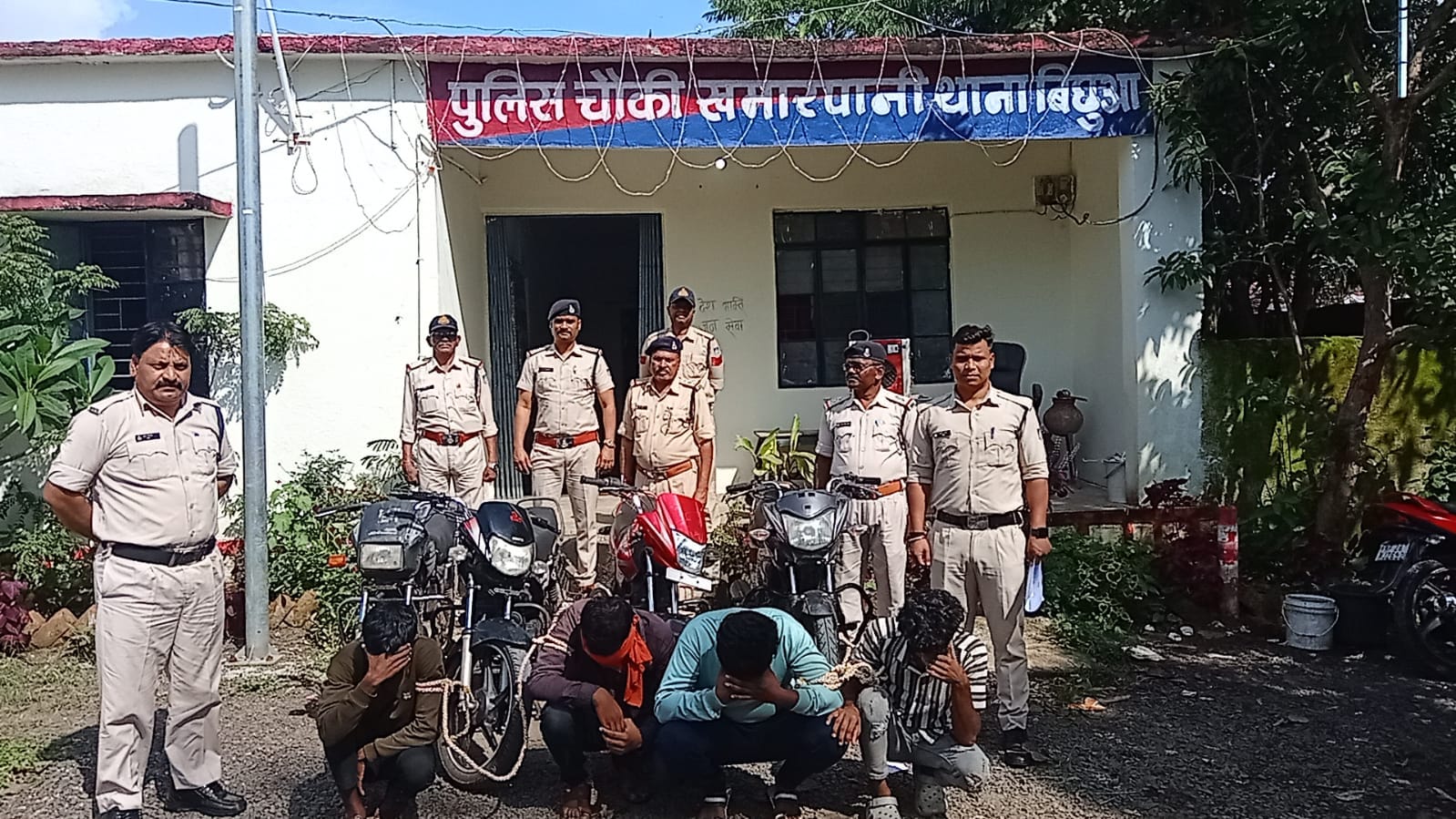 बाइक चोर गिरफ्तार