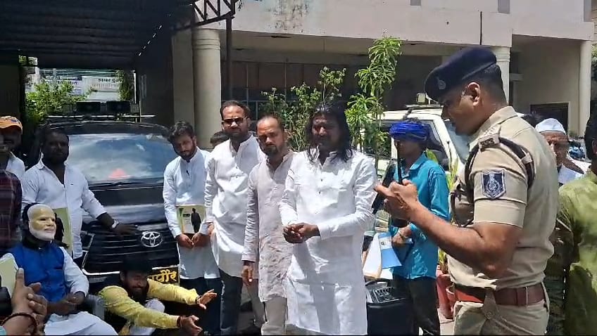 Khandwa Traffic TI investigation begins in BJP mayor car challan case with Boss written on it case filed