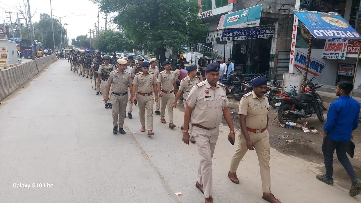 Police took out flag march in Dharuhera area