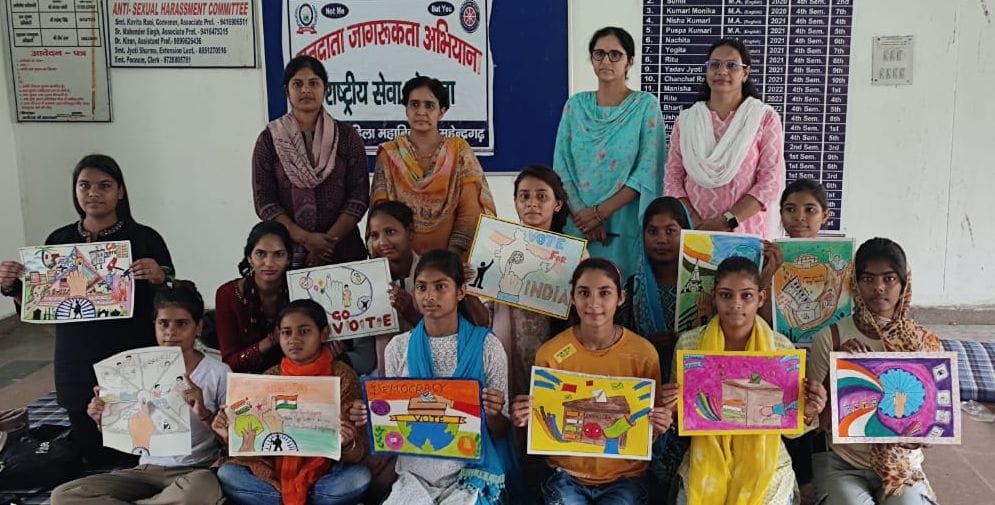 Khushboo made the best poster; Khushboo Siwaach stood first in the poster.