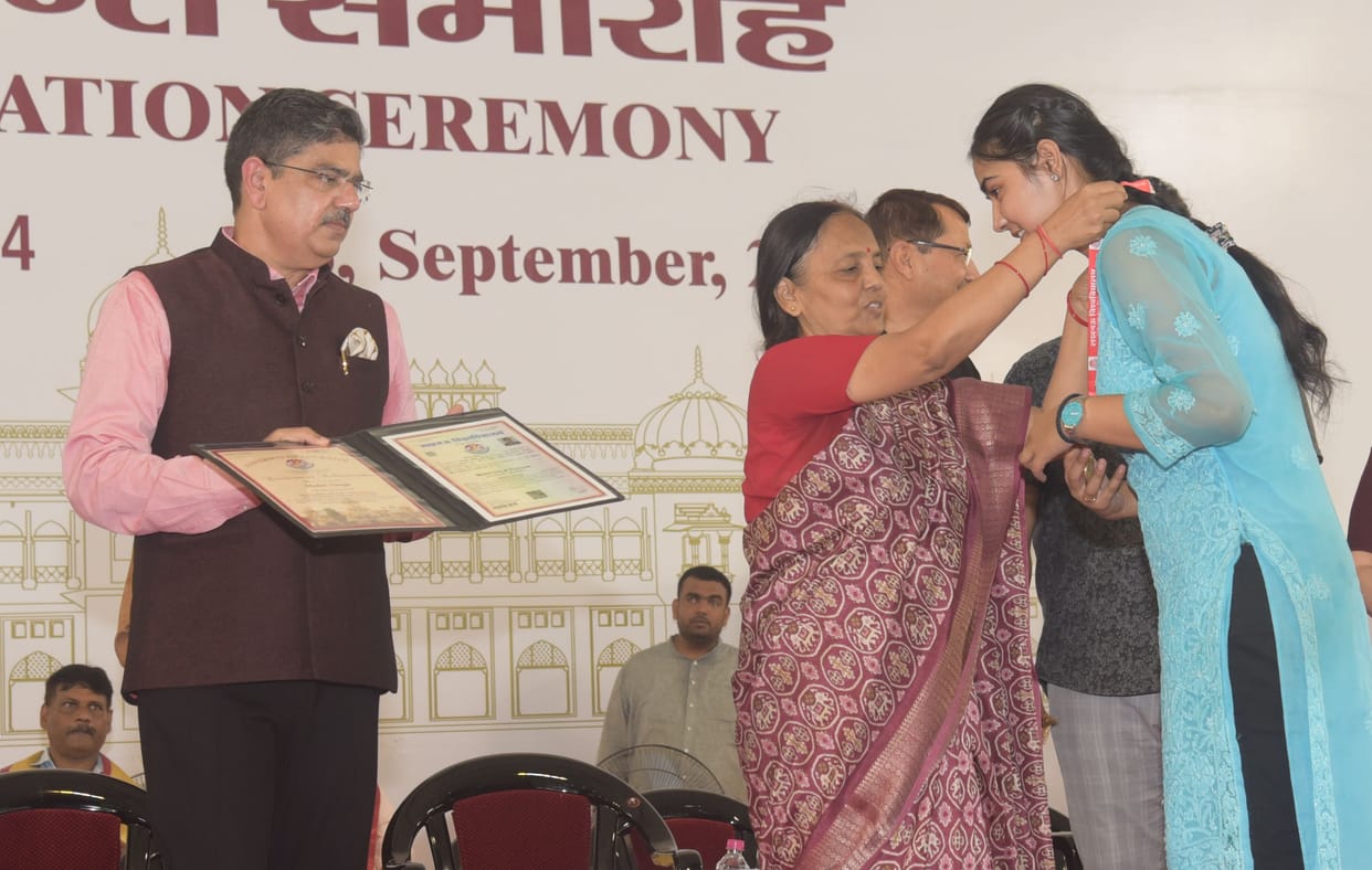 Lucknow university convocation : In rehearsal, Prof. Vijay Pandurang became lotus