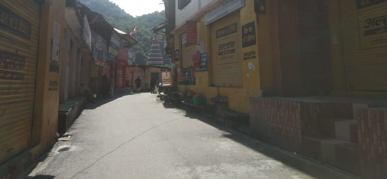 Effect of bandh, there was silence in the markets for two hours