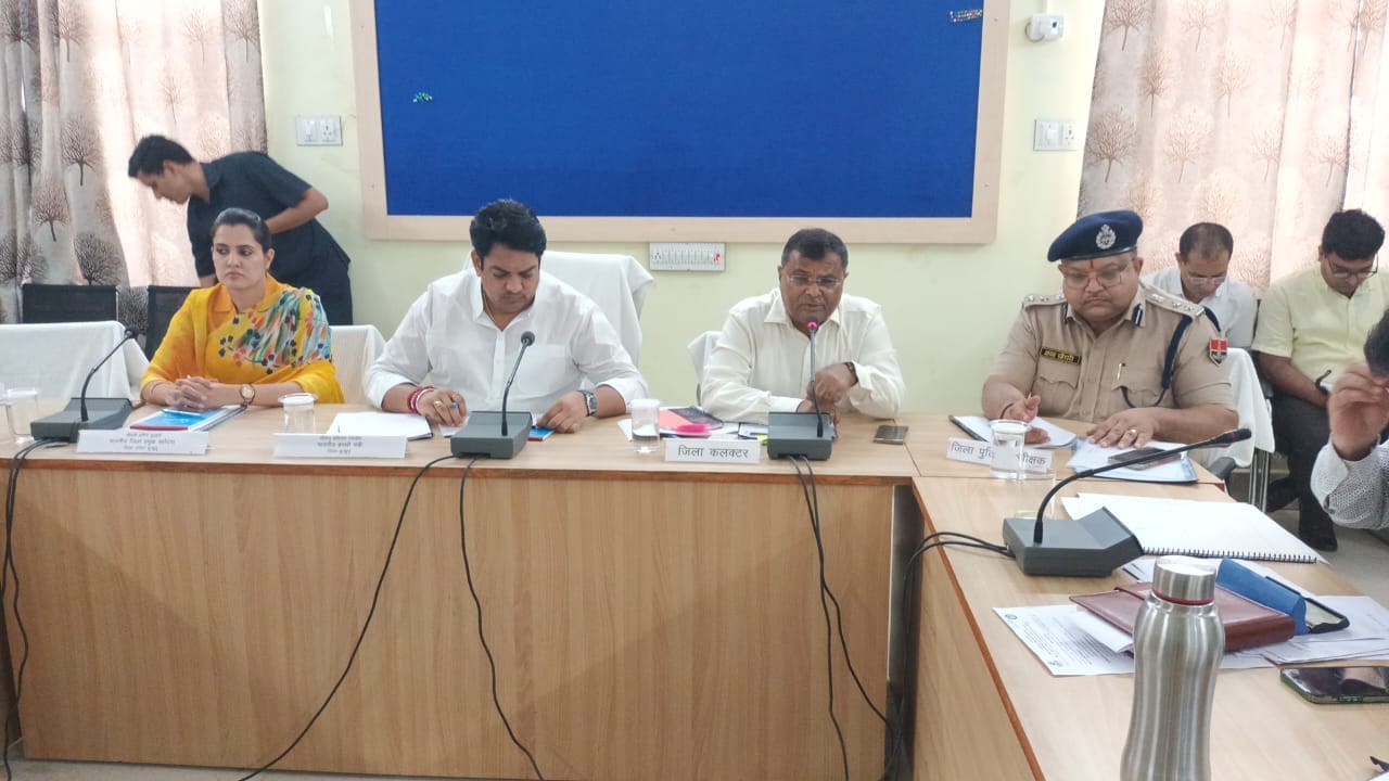 प्रभारी मंत्री अविनाश गहलोत