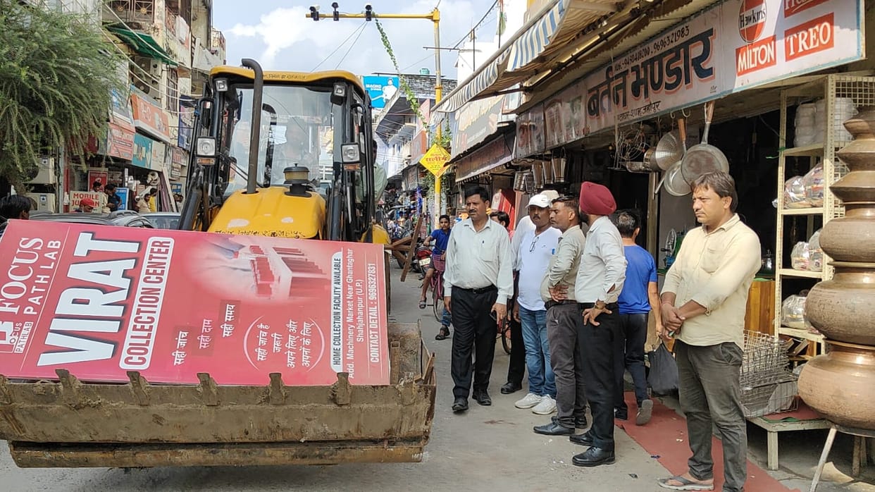 Enforcement team arrived with JCB to remove encroachment, created panic