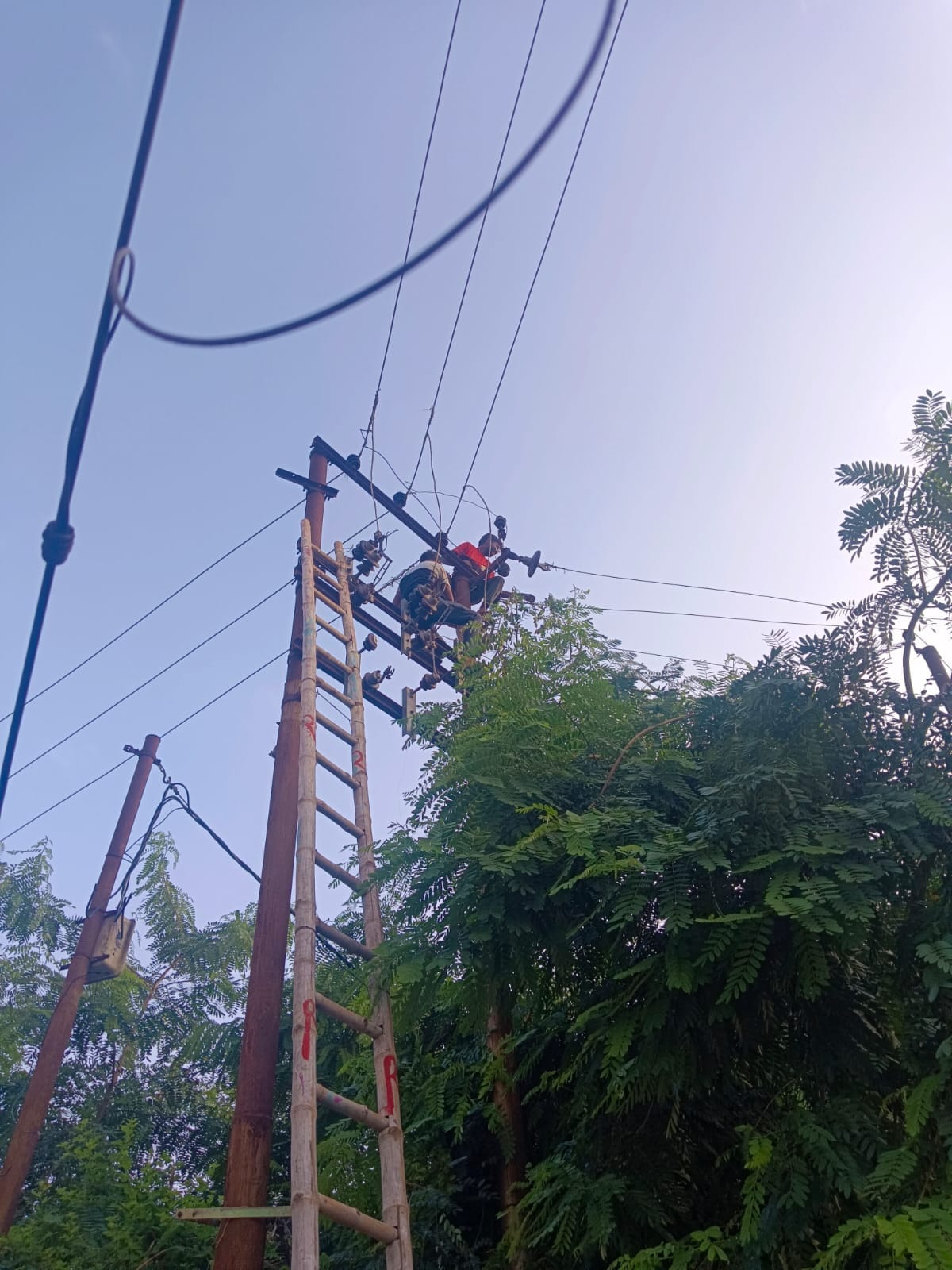 The electricity situation did not improve even after the rain stopped