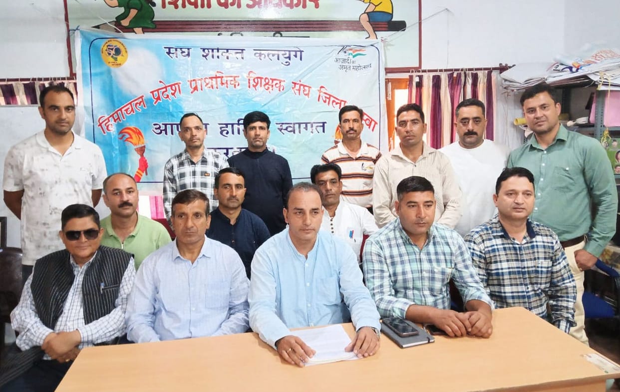 The government is neither accepting the demands of teachers nor making recruitments: Nirala