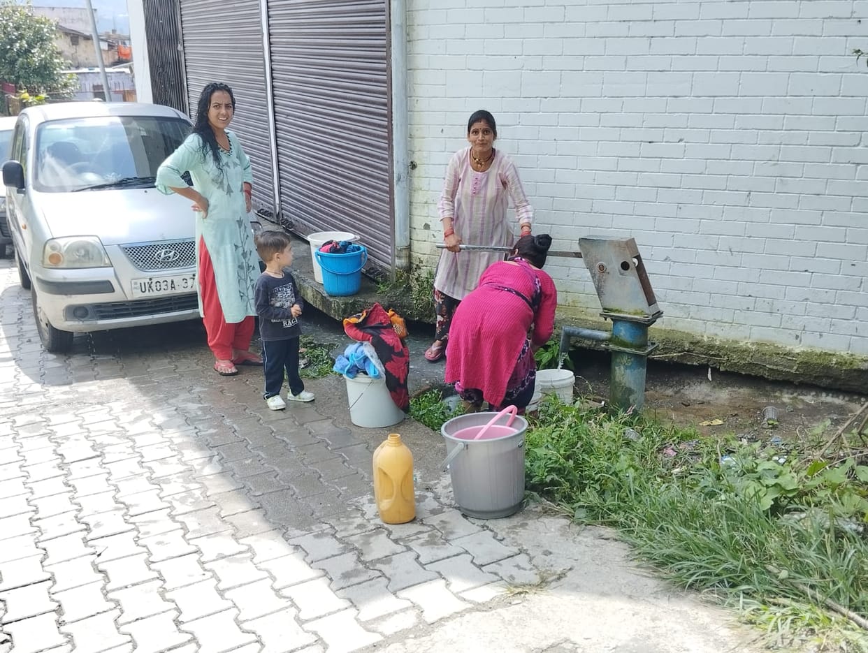 People of the city worried due to lack of water in the city for the second day