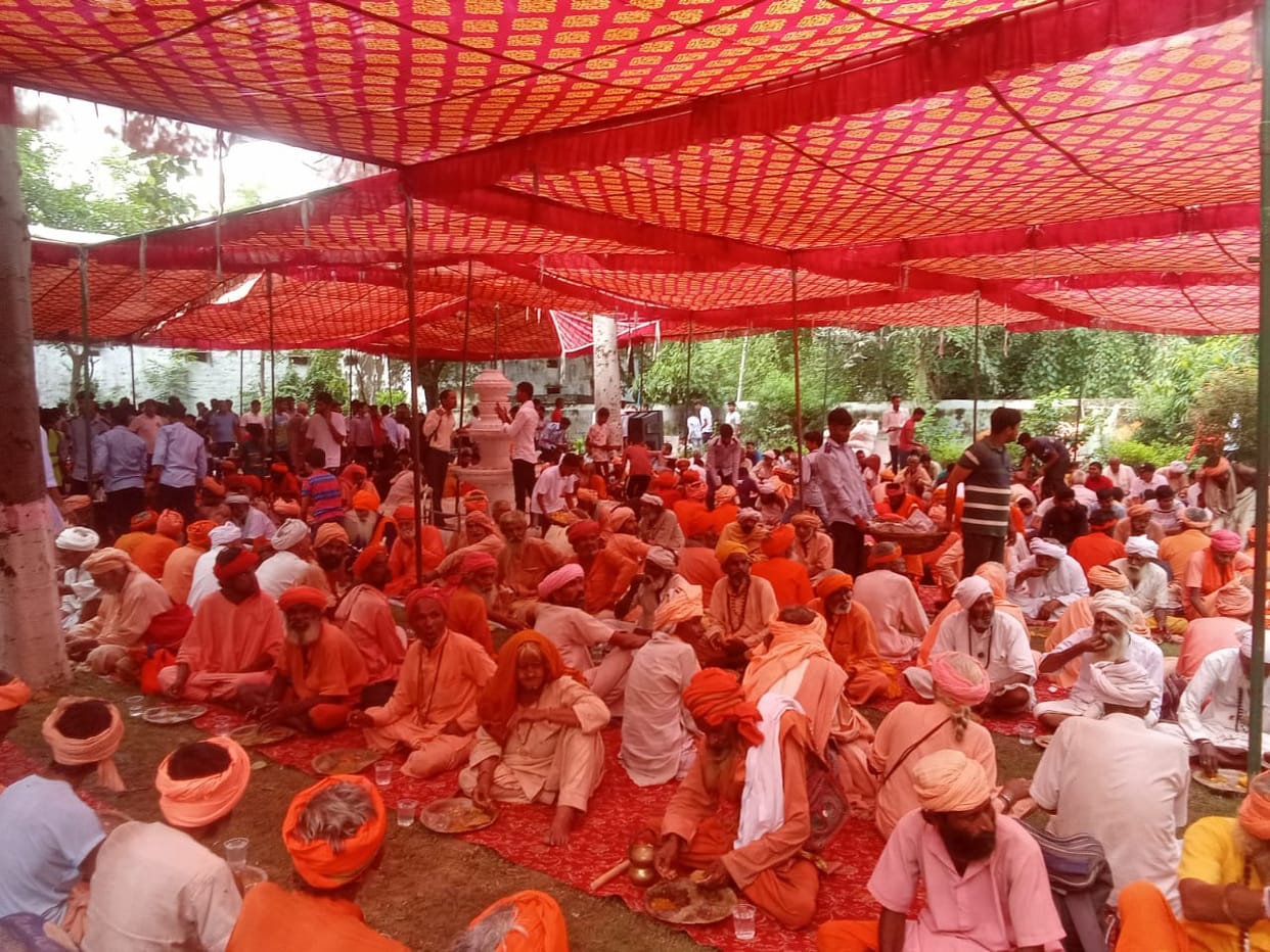 Jagran and Bhandara organized at Baba Mukteshwapuri Math