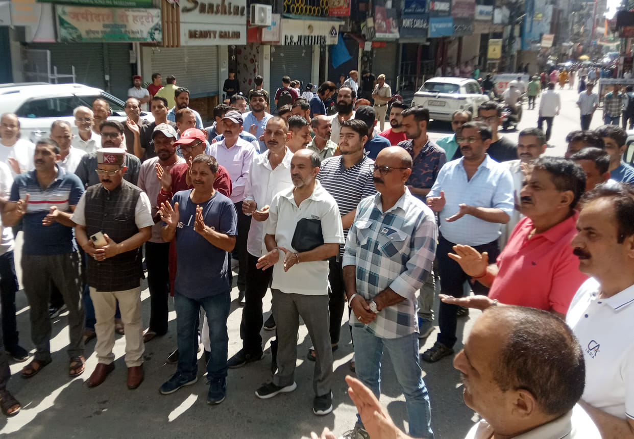 The impact of the illegal mosque construction dispute in Shimla and Mandi districts was also seen in Hamirpur district on Saturday.