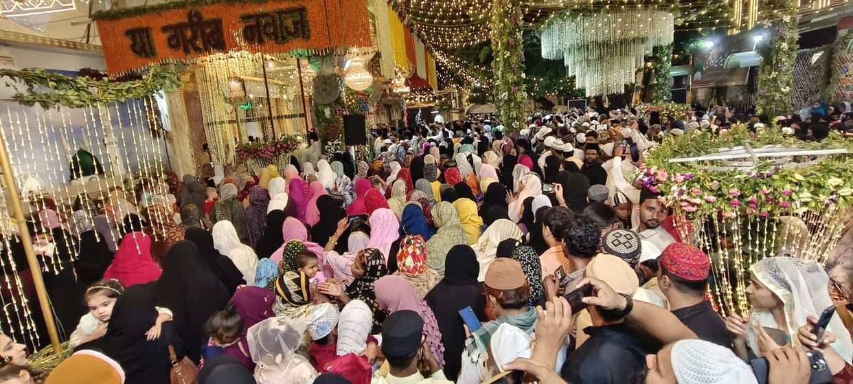 Ajmer News: Dargah attractively decorated on the occasion of Eid Miladunnabi, crowd of pilgrims gathered
