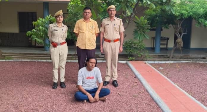 पुलिस गिरफ्त में आरोपी गौतम दास