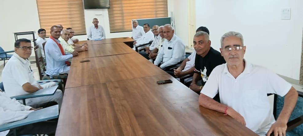 Police employees demand fair investigation in DSP-advocate dispute