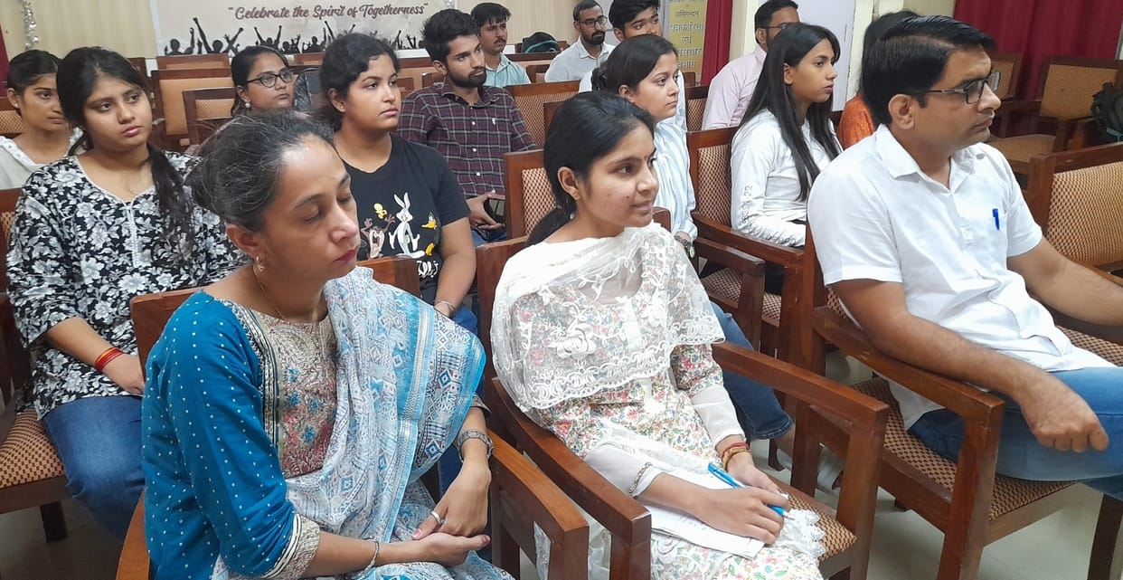 Voting is necessary to strengthen democracy: Prof. Kaushik