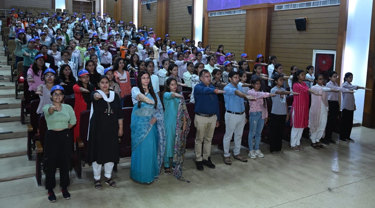 NSS volunteers take oath to vote in MDU