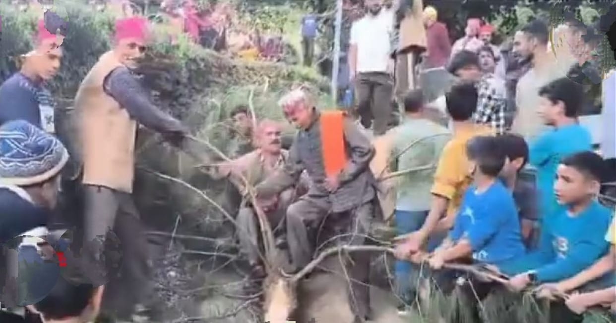 Travel fair celebrated under the tradition of pulling trees in Chanhauta