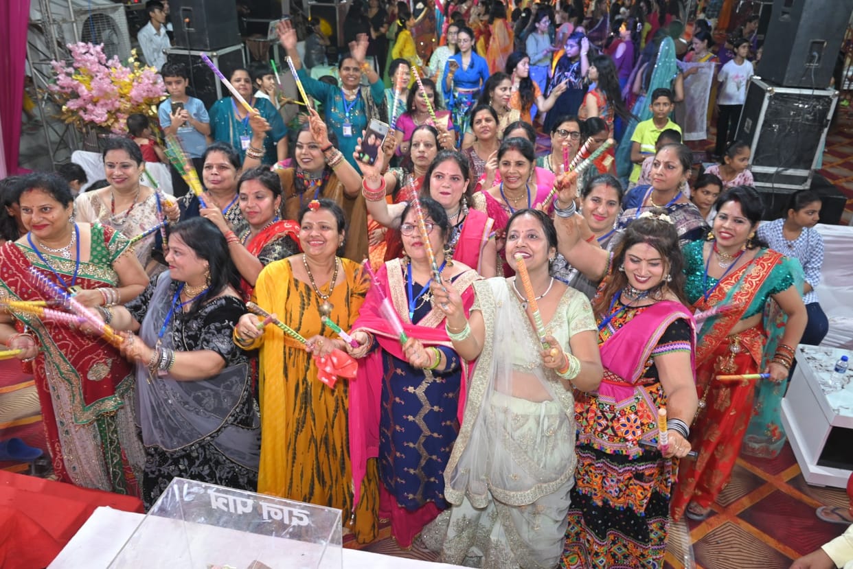 Women danced to Bappa's hymns in Dandiya Night