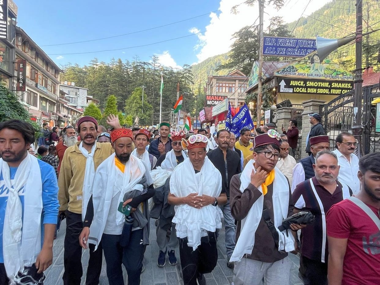 Delhi Chalo Yatra reaches Manali, Wagchuk gets warm welcome
