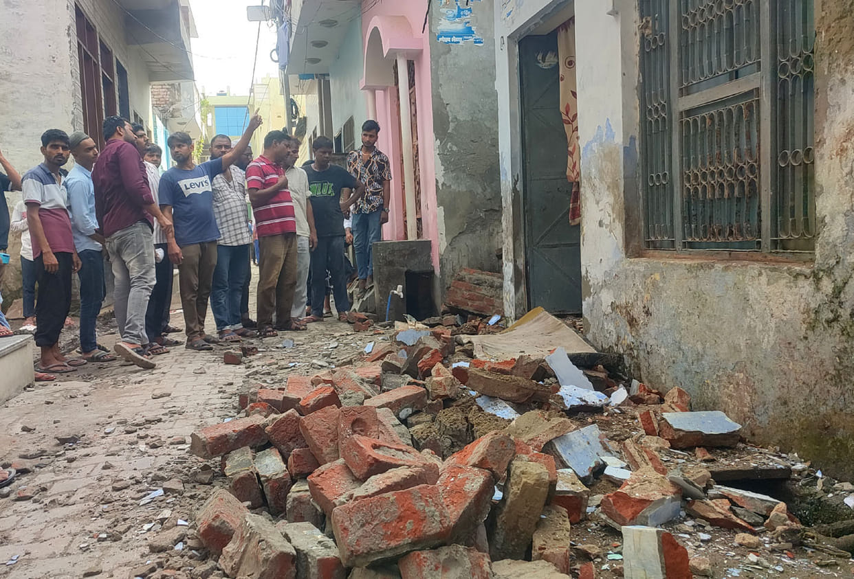 One child died, one injured after the balcony of the house fell