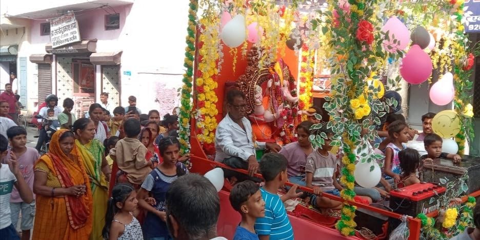 Procession was taken out...farewell to Ganpati Bappa by immersion