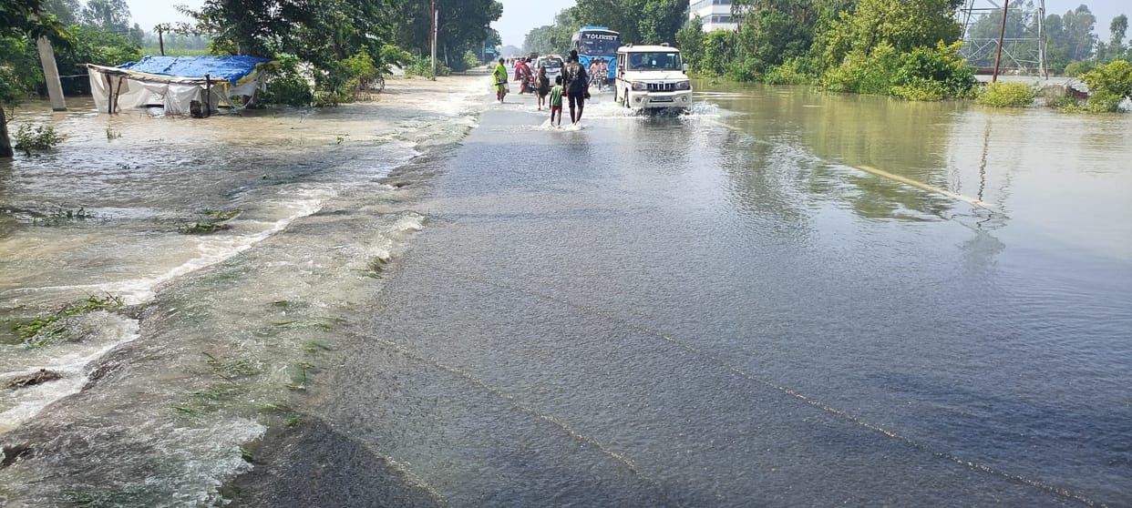 Flood water also reached Bareilly road